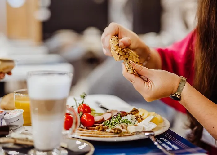 Adults Ξενοδοχείο με διαμερίσματα 4*