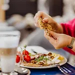 Adults Aparthotel 3*