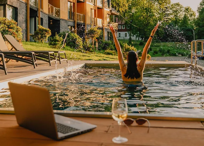 Lejlighedshotel Adults